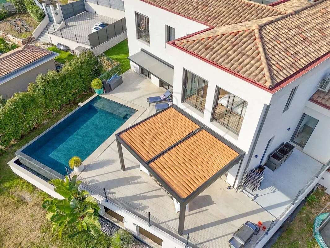 Appartement à FALICON