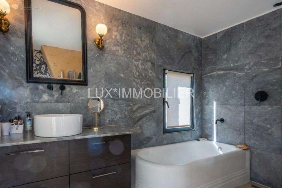 Uzes - mas d'exception sur ancienne propriete viticole - photo 18
