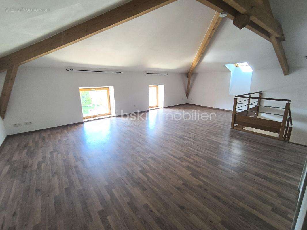 Maison de ville coup de cœur entièrement rénovée avec terrasse de 65 m² - photo 13
