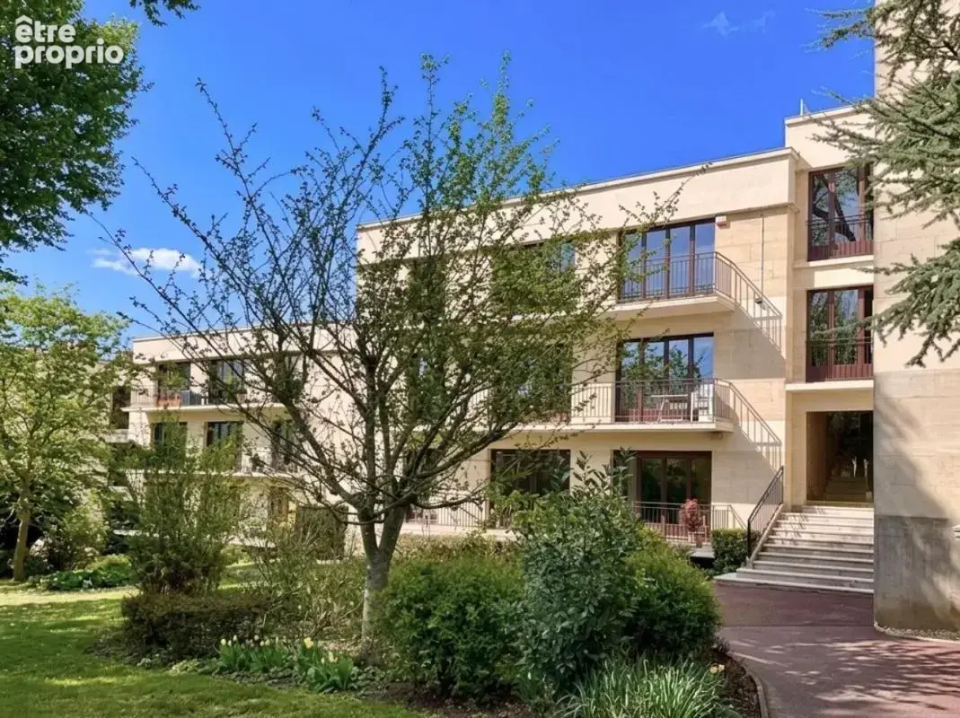 Appartement d’Exception 204 m² – Résidence Privée Sécurisée – Balcon, Parkings, Cave – Saint-Nom-La-Bretèche - photo 6
