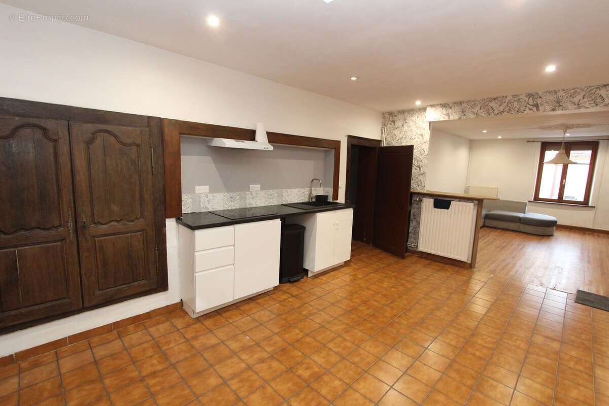 Maison à MONT-LE-VIGNOBLE