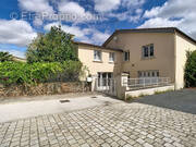 Maison à MONTFAUCON-MONTIGNE