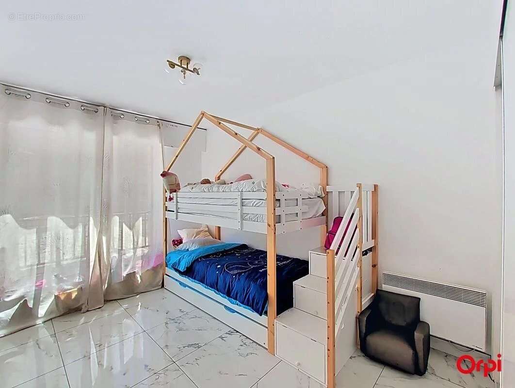 Appartement à ROQUEBRUNE-CAP-MARTIN