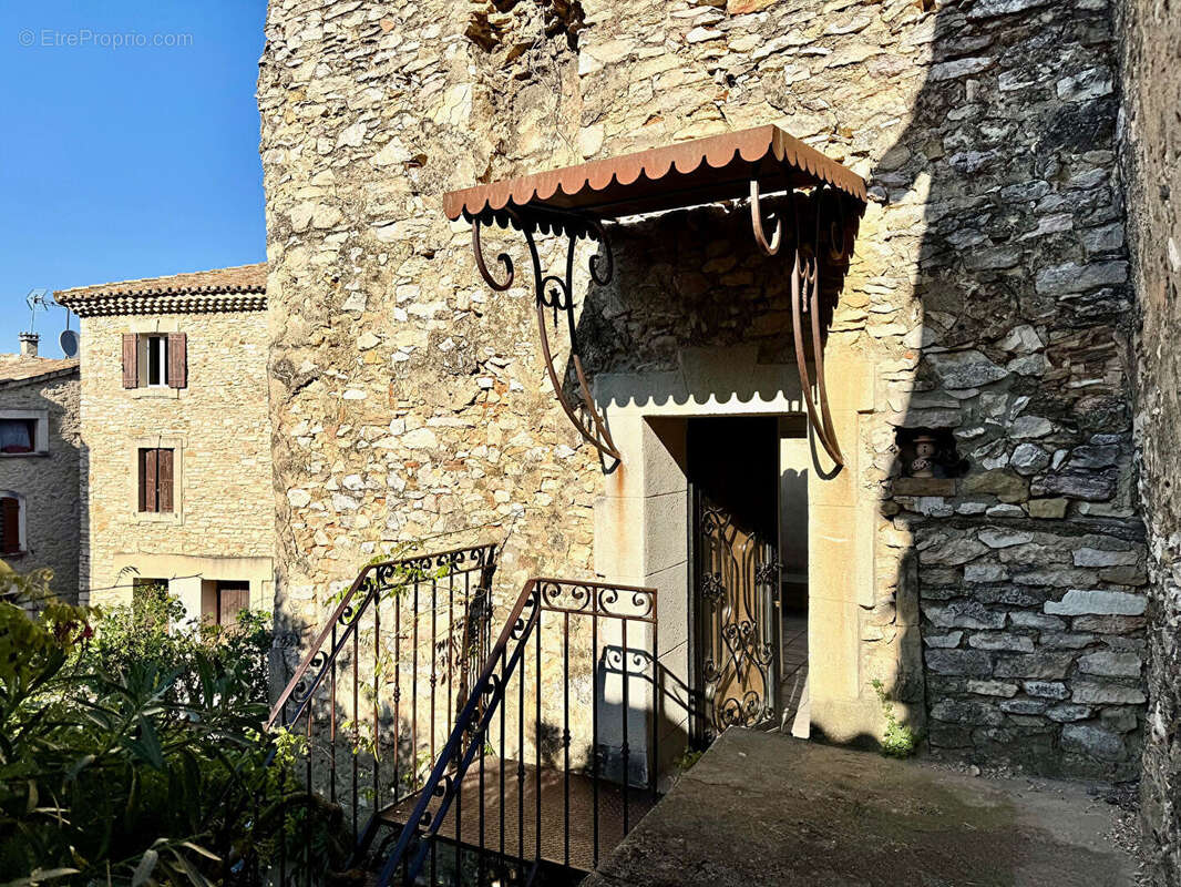 Maison à SAINT-LAURENT-DES-ARBRES