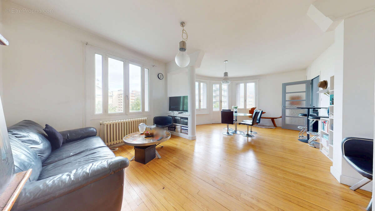 Appartement à SAINT-ETIENNE