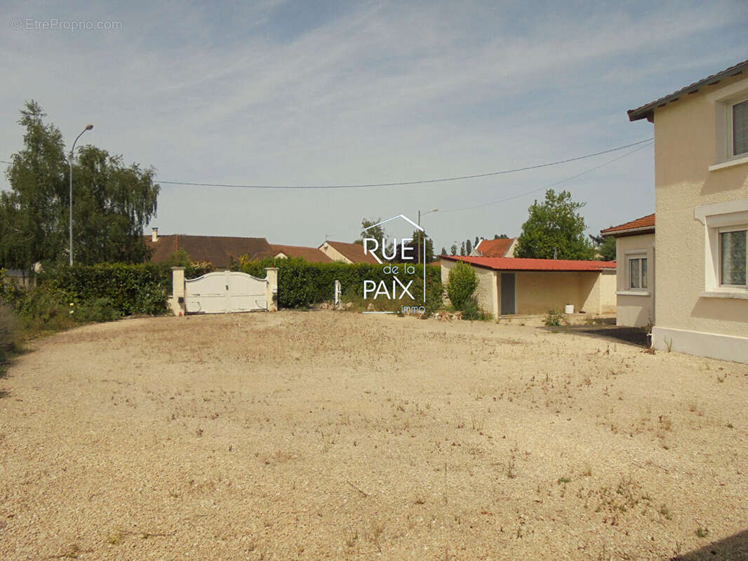 Maison à CHATELLERAULT