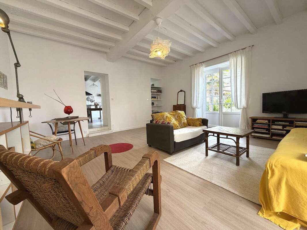 Maison à MORTAGNE-SUR-GIRONDE