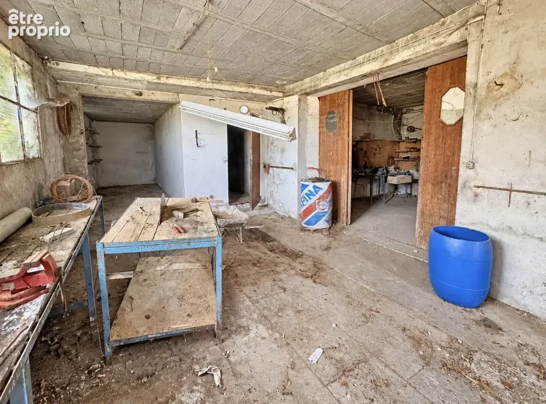 Maison familiale à rénover - 10 Pièces - 1 900 m2 de terrain - photo 14