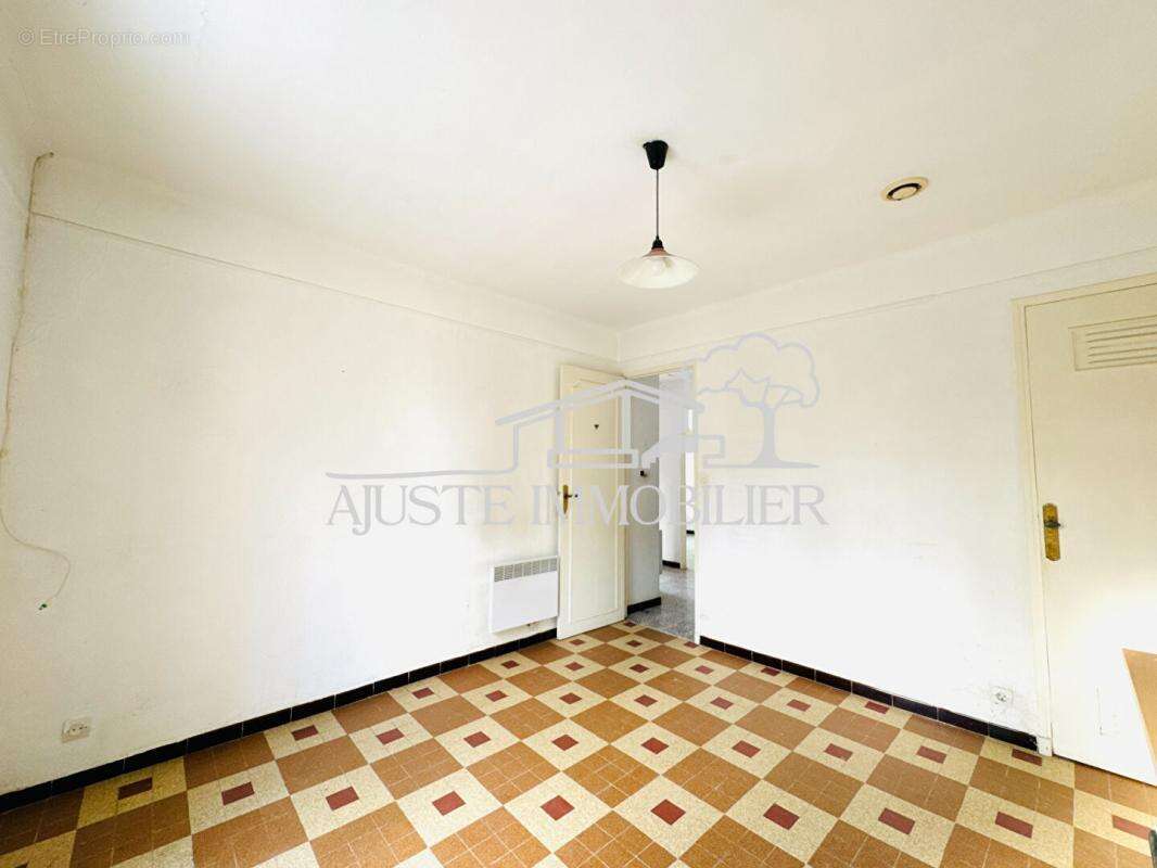 Maison à LA FARE-LES-OLIVIERS