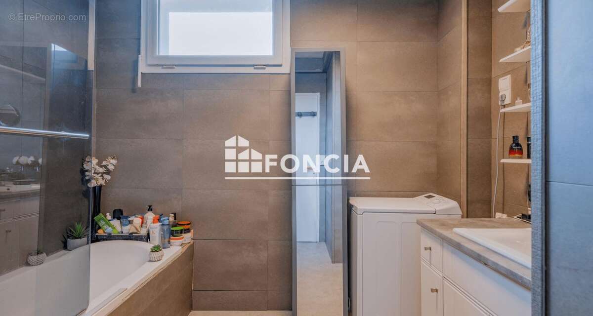 Appartement à LYON-5E