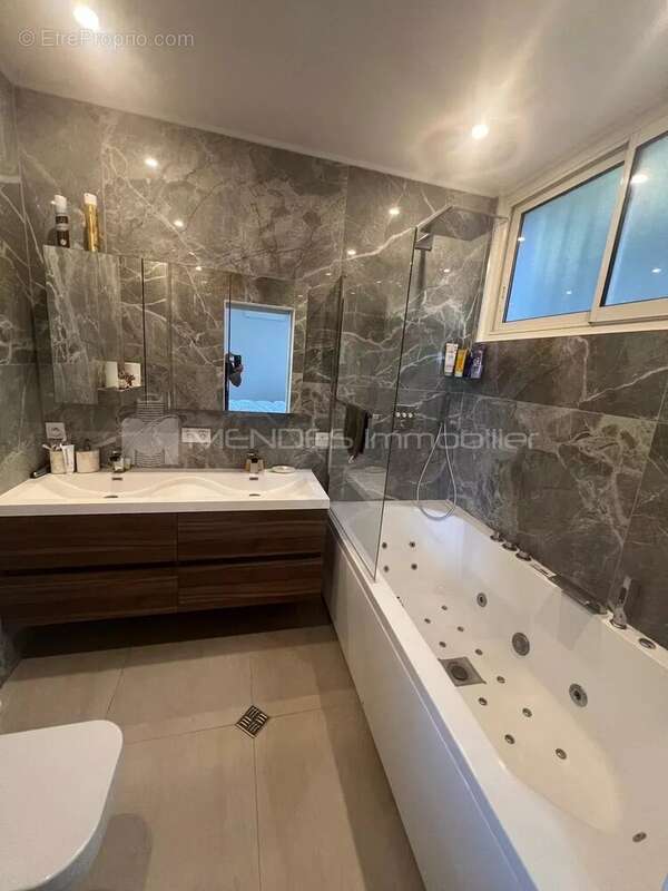 Appartement à ROQUEBRUNE-CAP-MARTIN