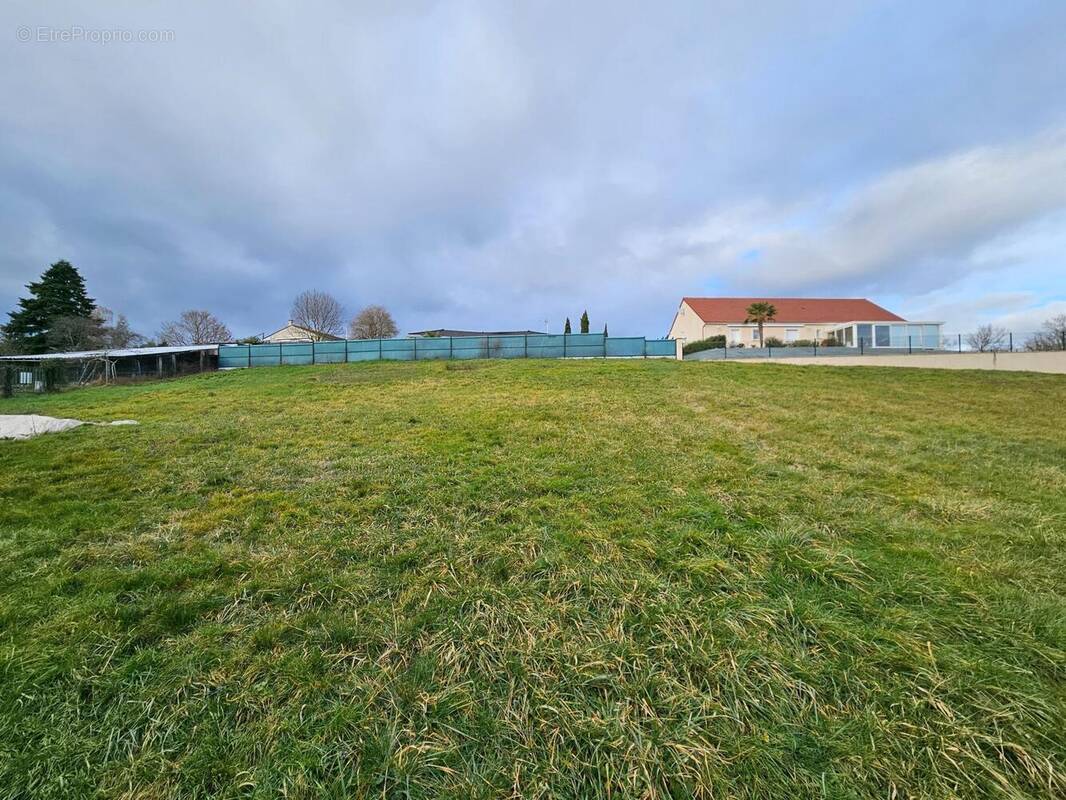 Photo 1 - Terrain à CHARMEIL