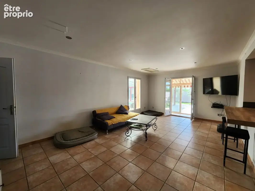VIOLÈS   Villa de plain-pied avec studio indépendant, piscine chauffée et espace détente - photo 6