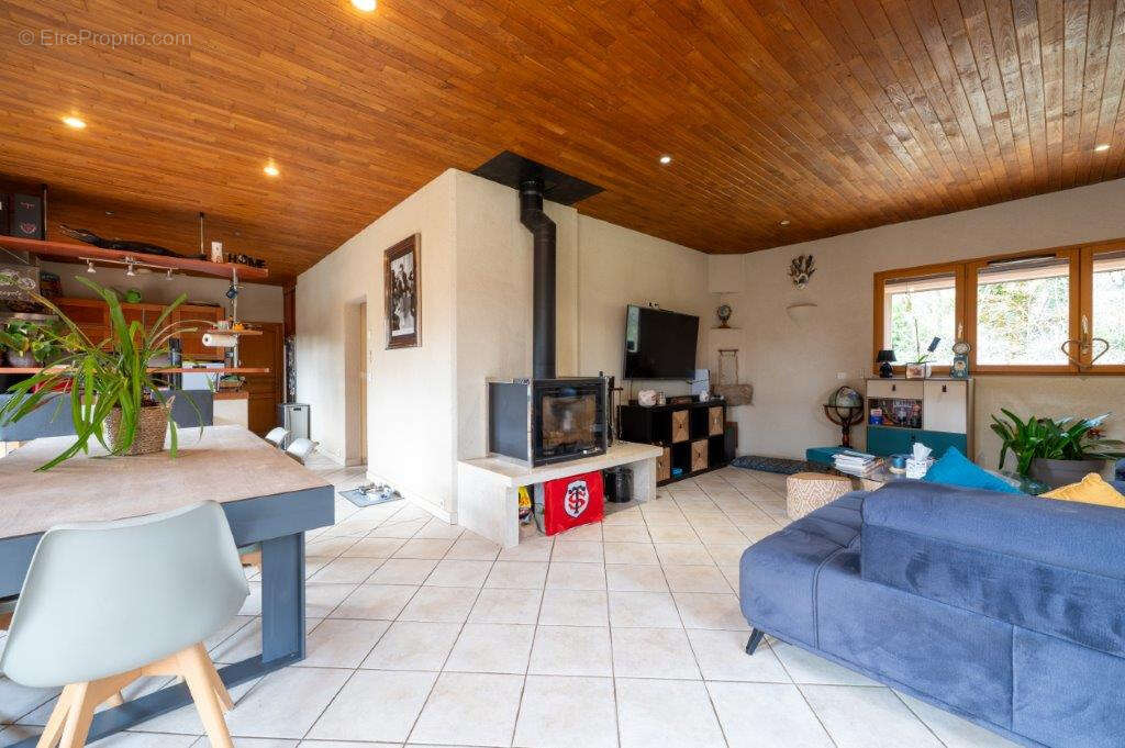 Agréable Contemporaine sur 2500 m2 avec vue et piscine hors sol - photo 5