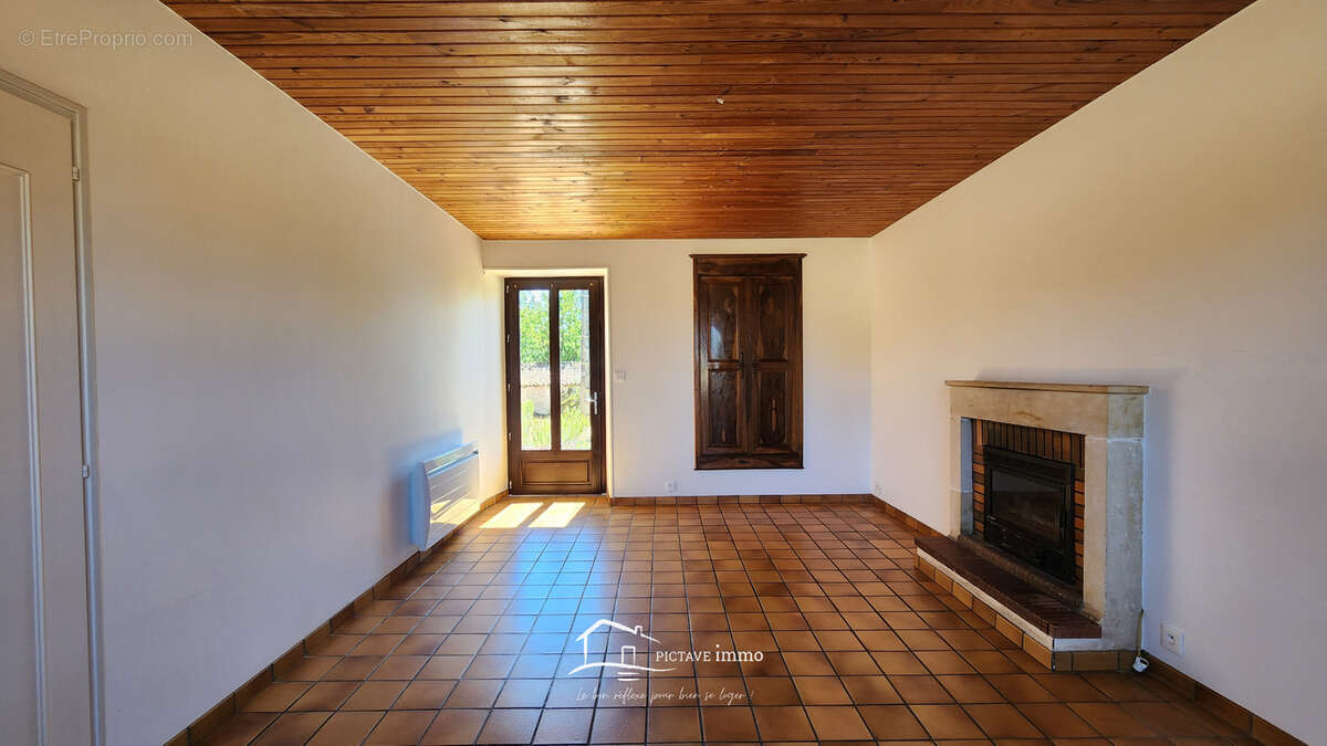 Maison indépendante avec vie de plain-pied et nombreuses dépendances - photo 3