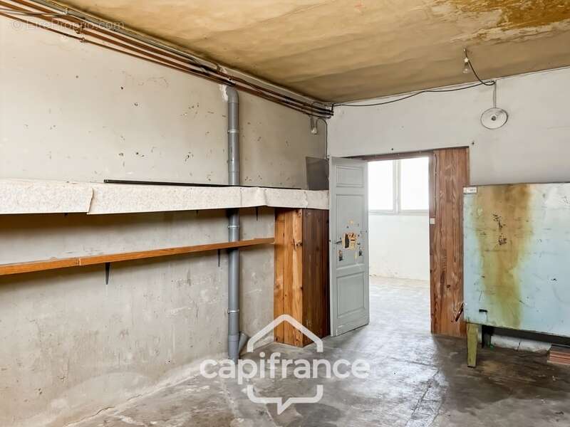 Maison à renover avec fort potentiel, cour et garage - photo 13