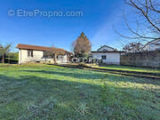 Maison à JASSANS-RIOTTIER