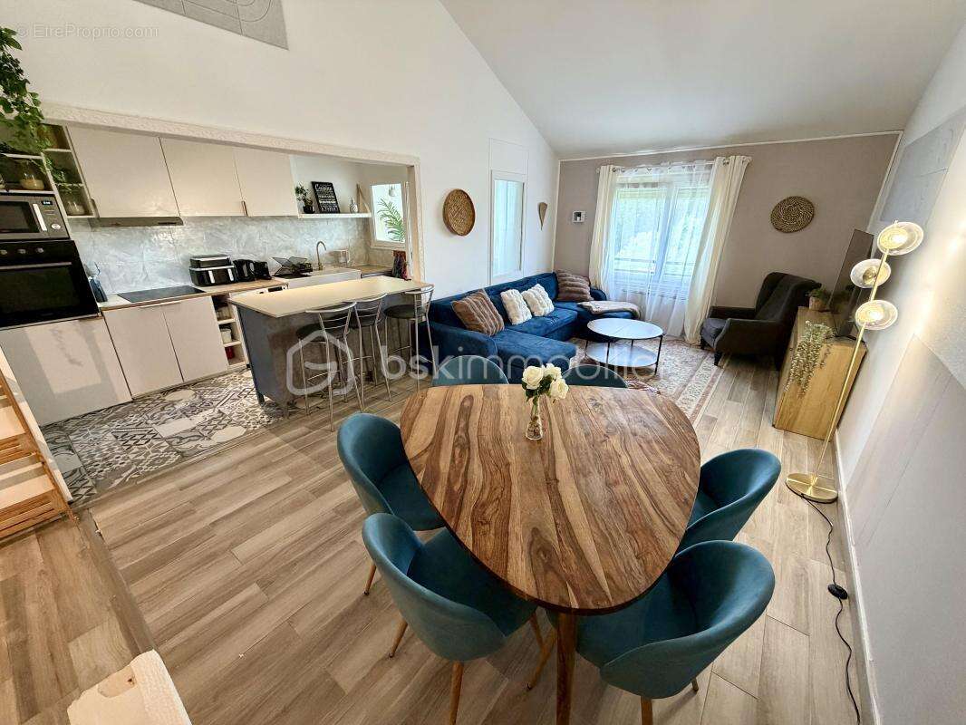 Appartement à COURCOURONNES