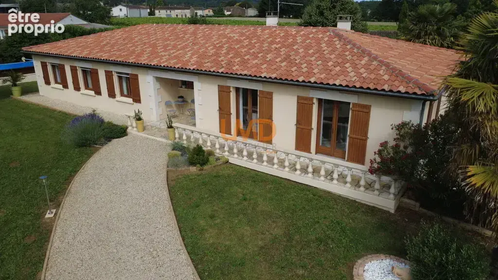 Maison à BURIE