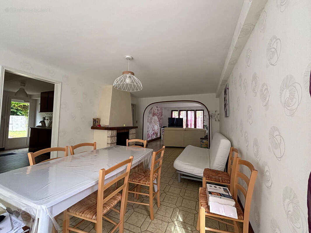Maison à MORANNES