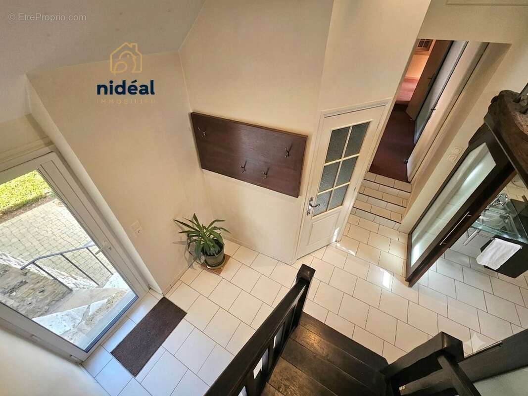 Maison 323 m² à Menilles  - photo 9