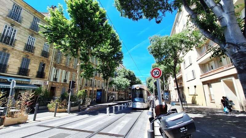Appartement à MARSEILLE-4E