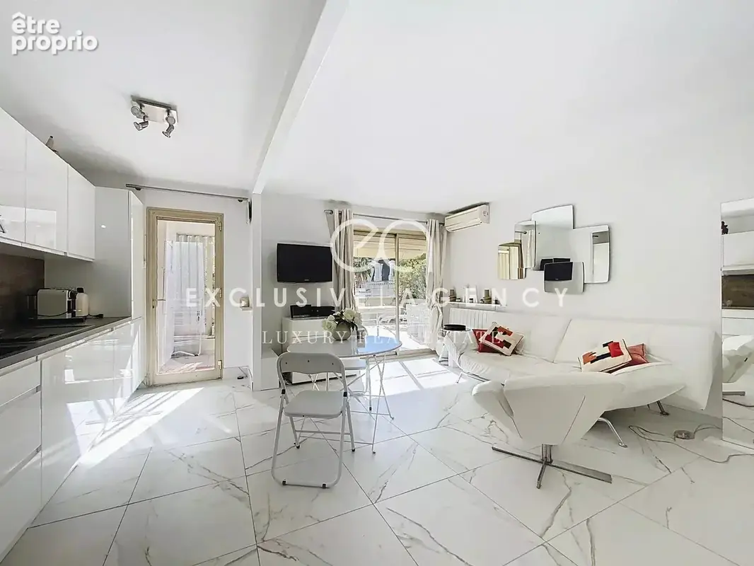 Cannes Banane 2 pièces de 45m² ouvrant sur une profonde terrasse - photo 2