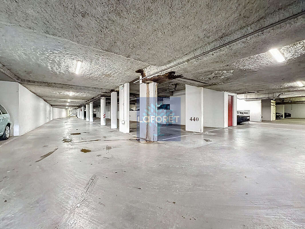 Parking à CERGY