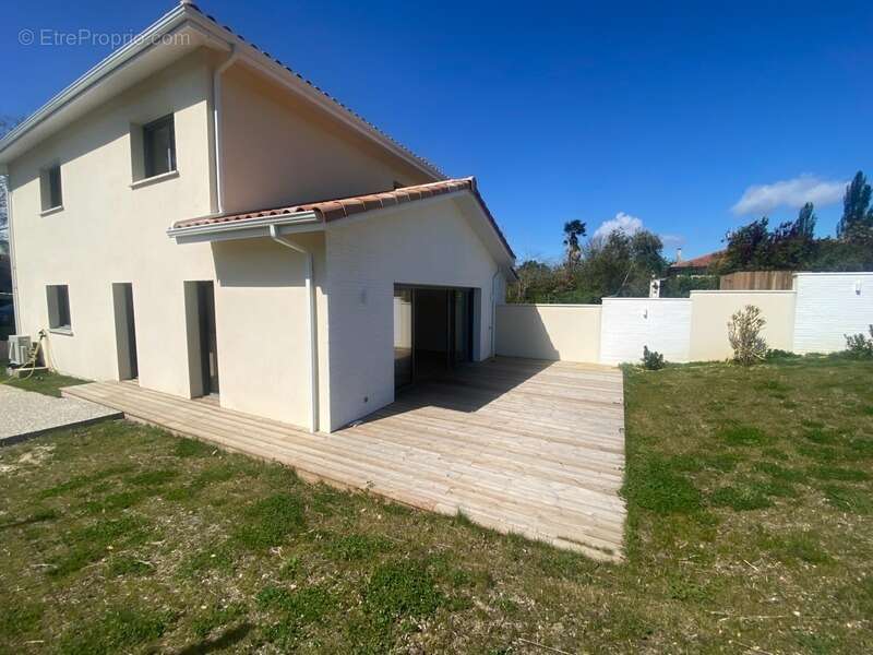 Maison à ARTIGUES-PRES-BORDEAUX