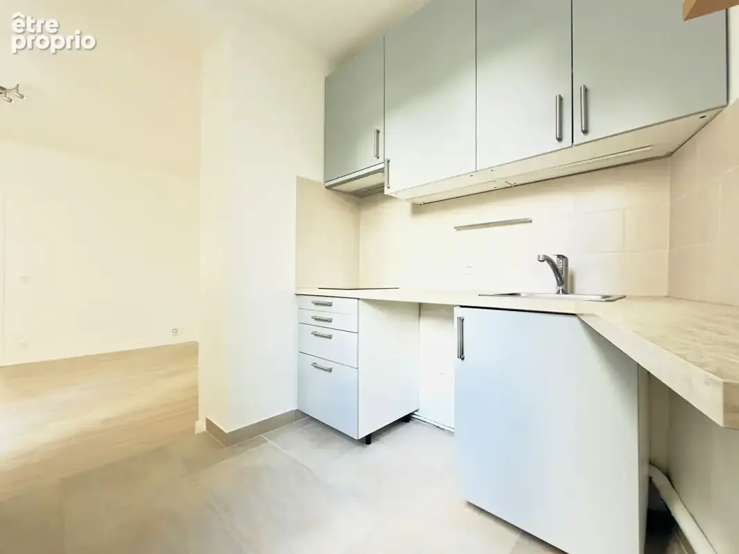 Superbe appartement 2 pièces de 38 m2 - Métro commerce PARIS 15 - photo 4