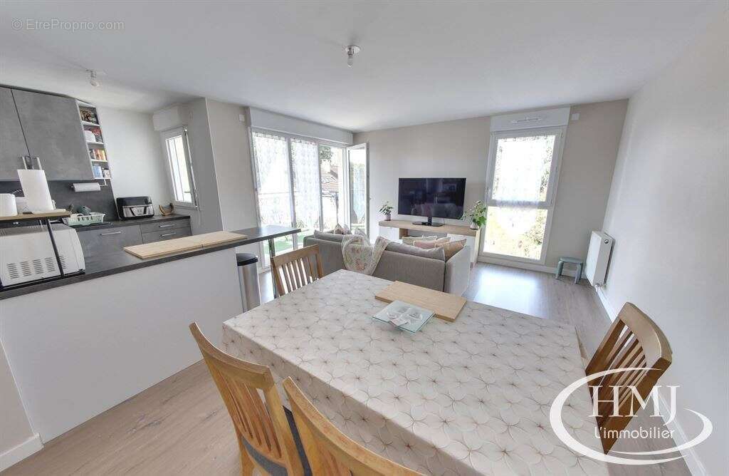 Appartement 79 m² à Courcouronnes  - photo 4
