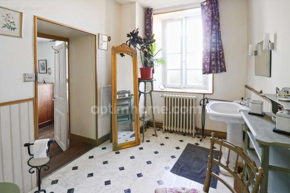 Maison de Charme et de Caractère de 353 m² - 9 Pièces - 6 Chambres sur parcelle de 662 m² - BELLAC 87300 - photo 30