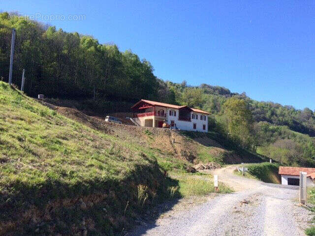 Photo 3 - Terrain à SAINT-ETIENNE-DE-BAIGORRY