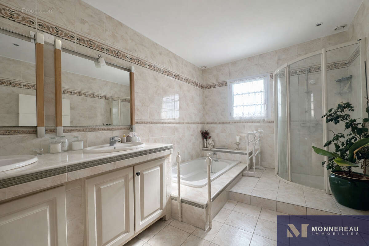 Maison à MESCHERS-SUR-GIRONDE