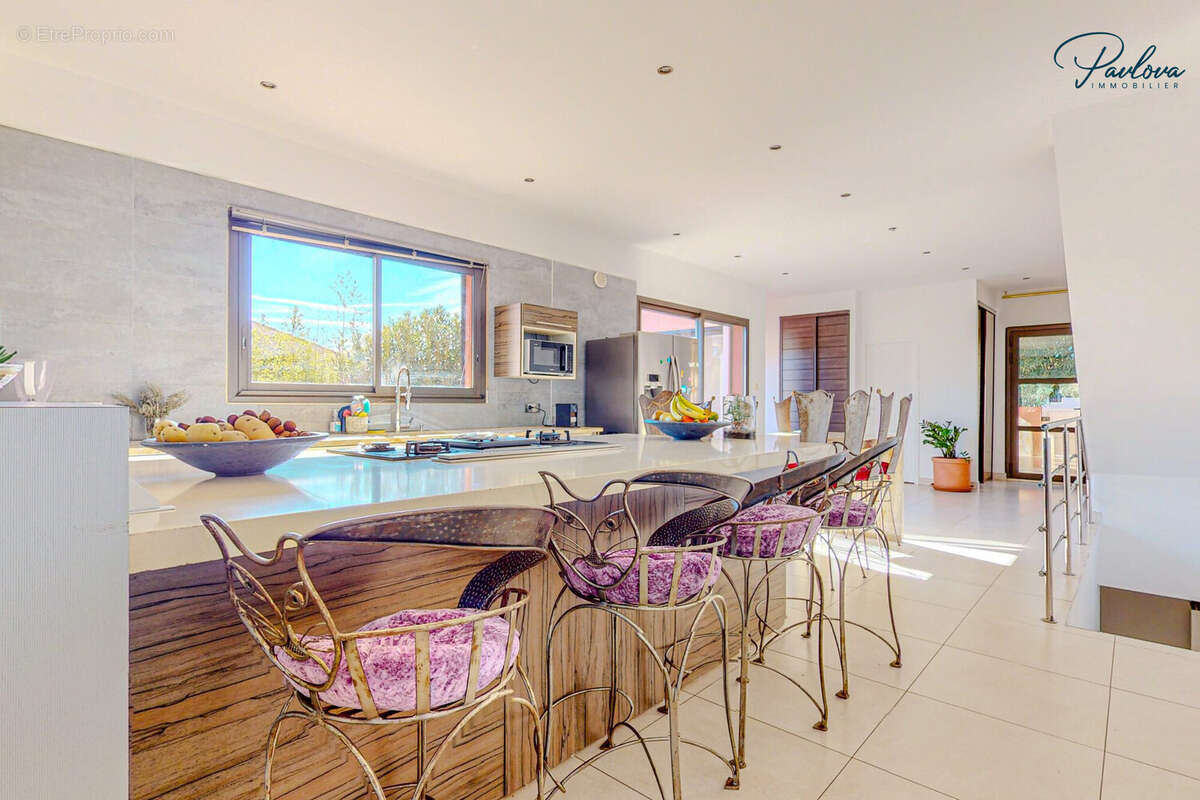 Maison à VAILHAUQUES