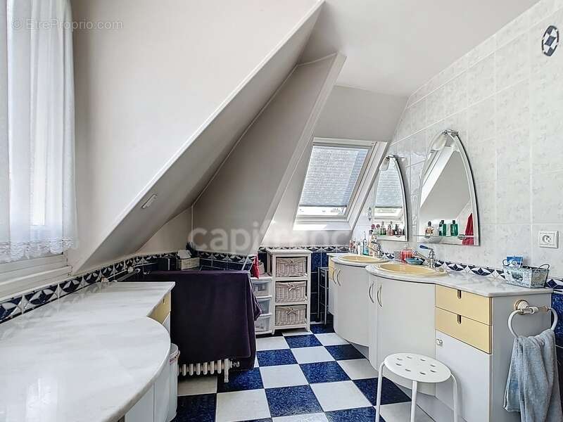 Maison à ASNIERES-SUR-SEINE