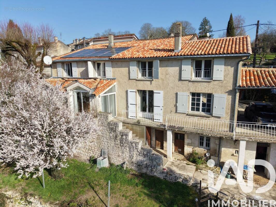 Photo 1 - Maison à MOUTHIERS-SUR-BOEME
