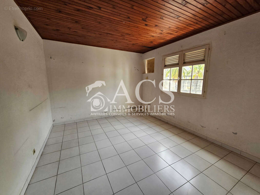 Appartement à SAINTE-LUCE