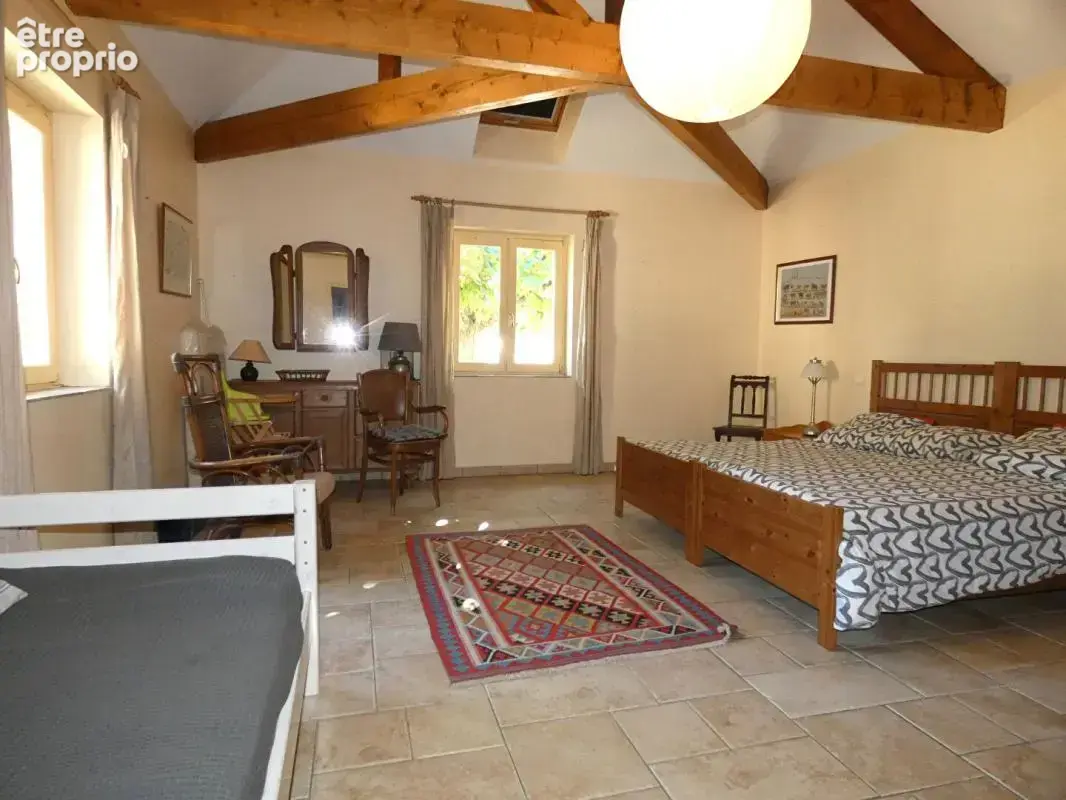 Maison 130 m2 / 3 chambres / piscine / terrain 5749m² - photo 13