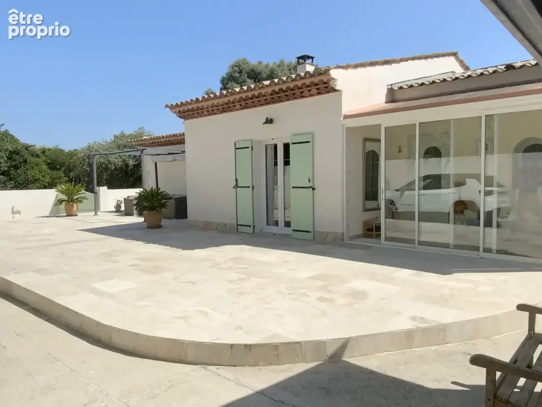 Villa de plain pied sur beau terrain arboré avec piscine, et studio indépendant. - photo 16