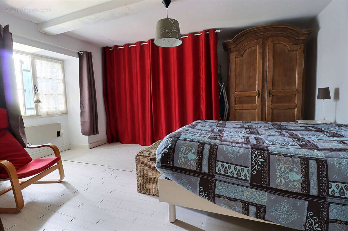 Maison à AUBETERRE-SUR-DRONNE