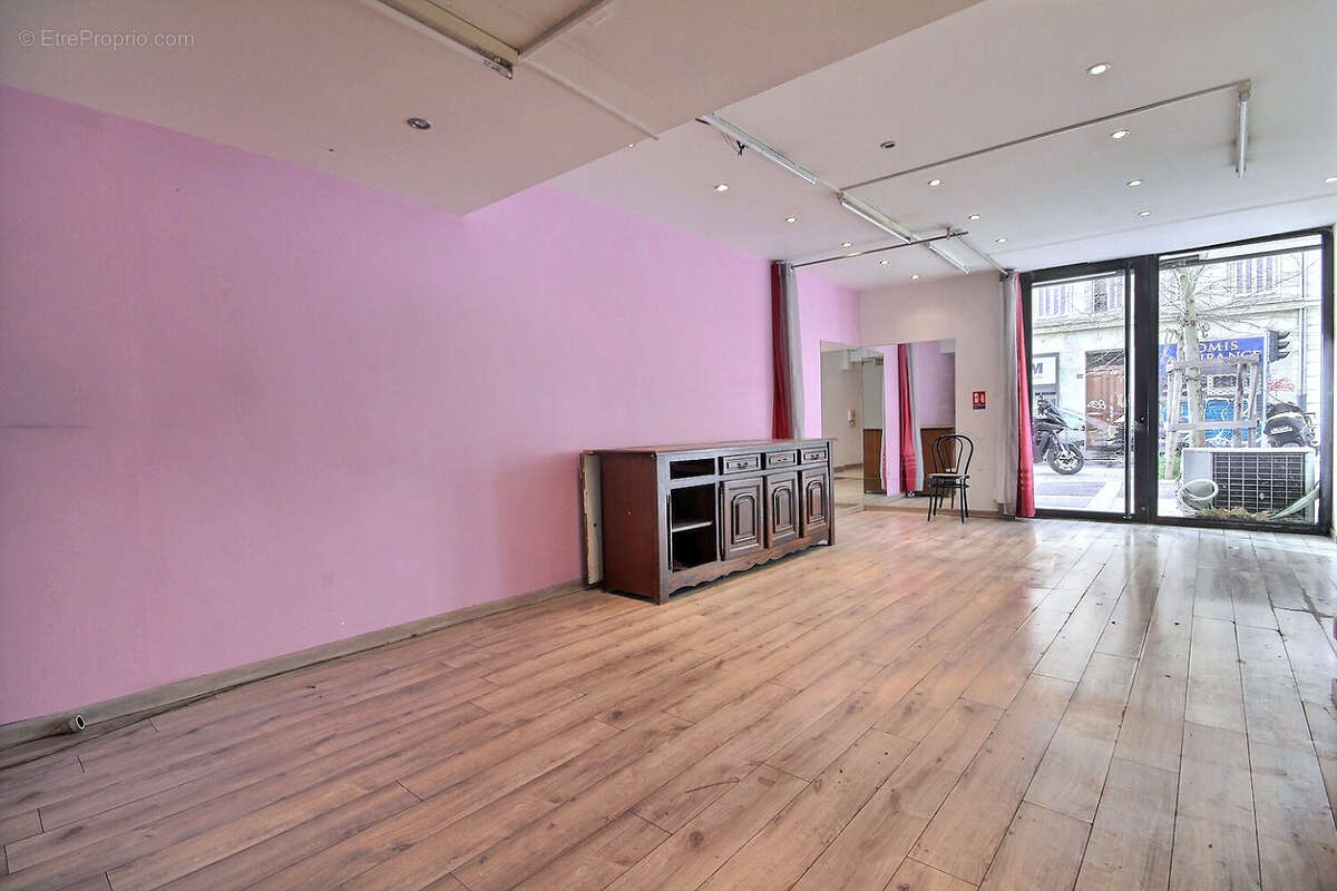 Commerce à MARSEILLE-6E