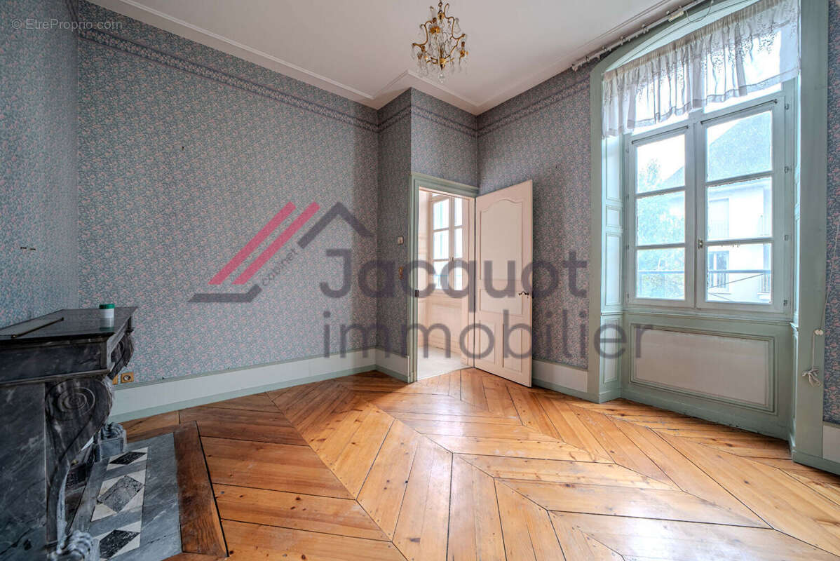 Appartement à LONS-LE-SAUNIER