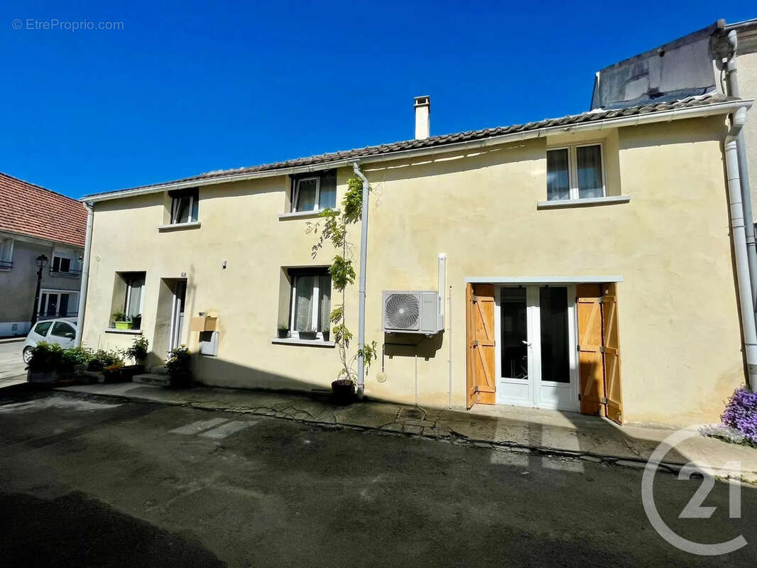 Maison à LONGPERRIER