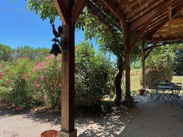 Maison à CASTELNAU-MONTRATIER