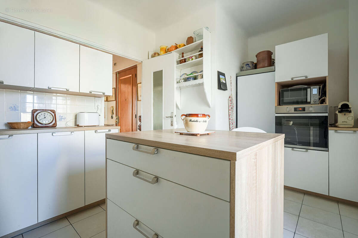 Appartement T3 lumineux avec terrasse, ascenseur à deux pas de la Rotonde - photo 2