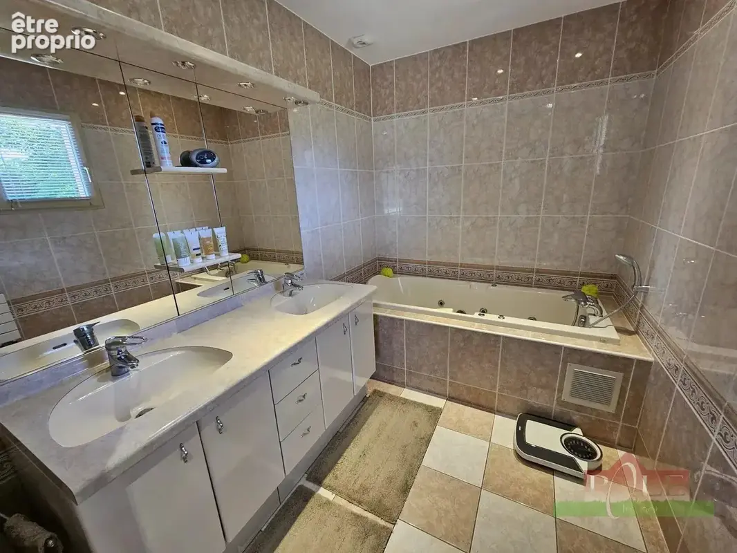 SAINT JUST CHALEYSSIN, Magnifique Villa T4 de 135 m² avec terrain de 1500 m². - photo 15