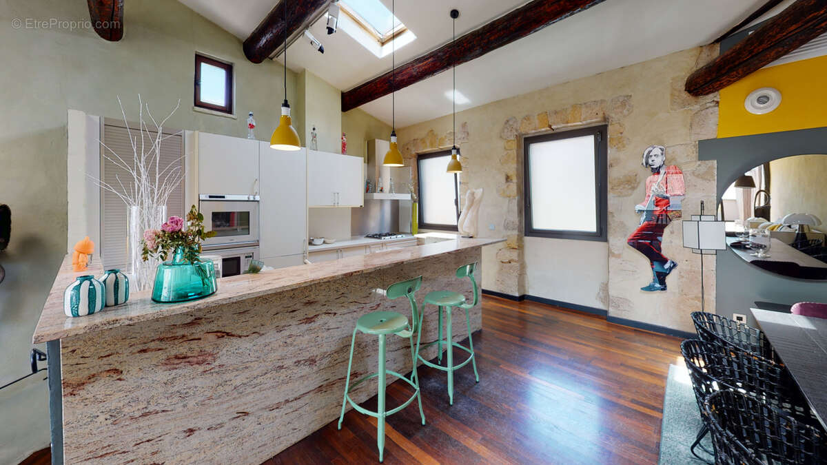 Appartement à MARSEILLE-1E