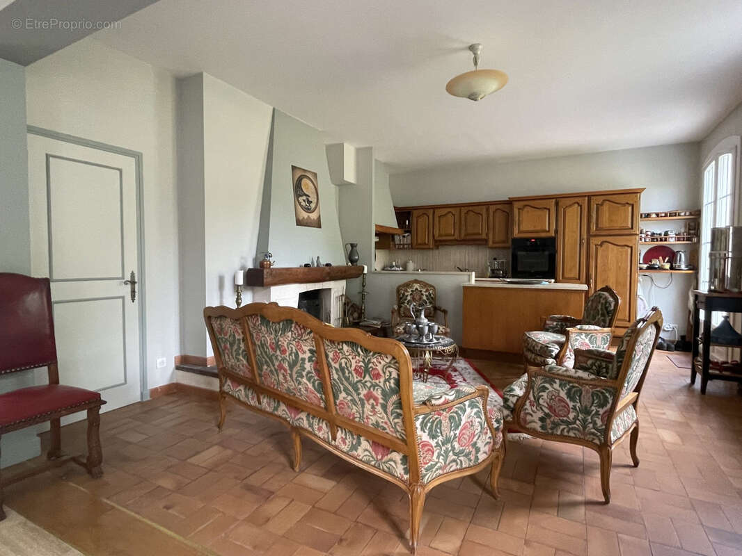 Maison à COULOUNIEIX-CHAMIERS