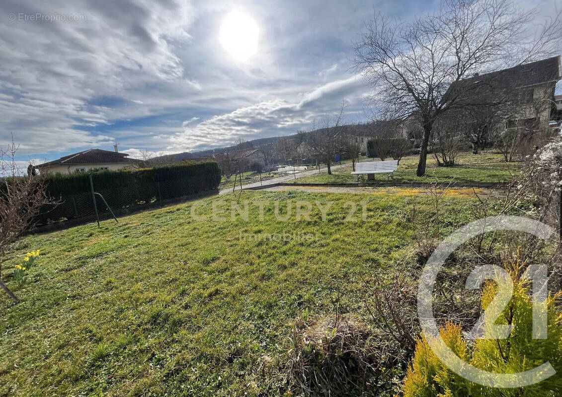 Terrain à SAINT-ALBAN-DE-ROCHE